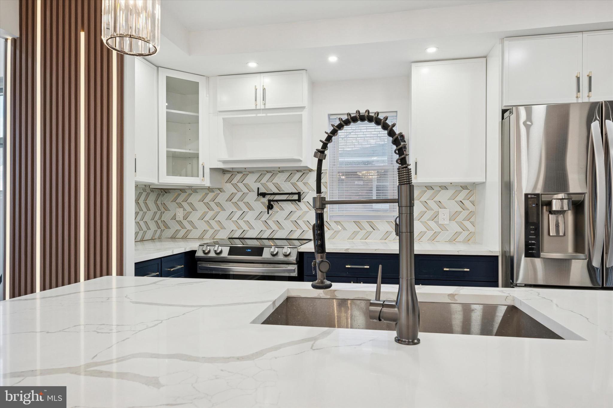 323 Derwyn Road Lansdowne, PA 19050 - Photo 10 of 50