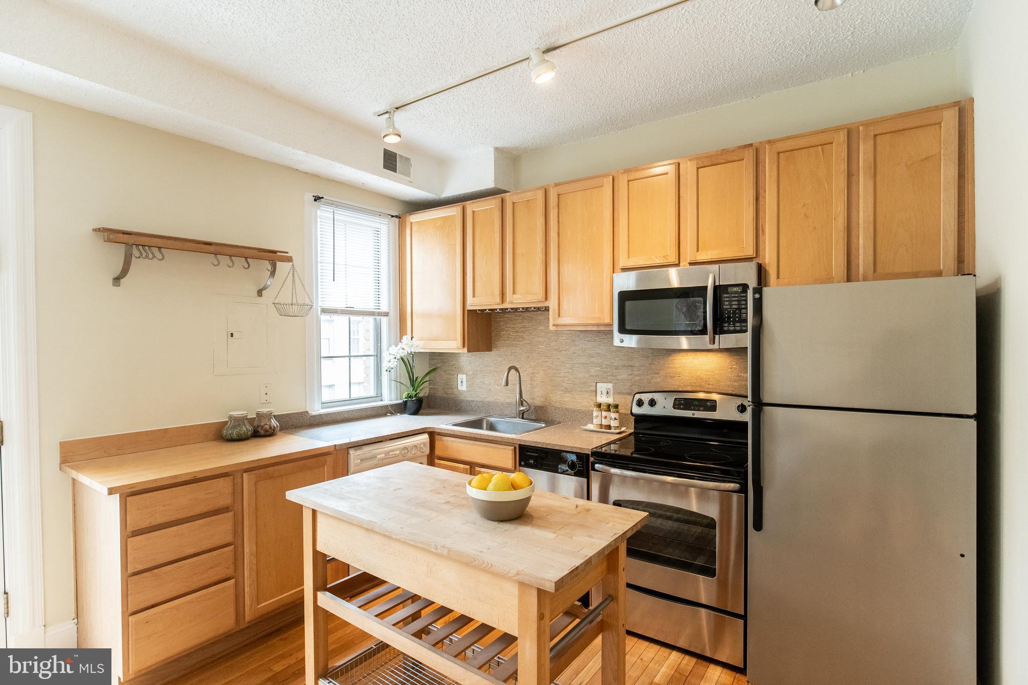 1401 Columbia Road Northwest, Unit 303 Washington, DC 20009 - Photo 6 of 20