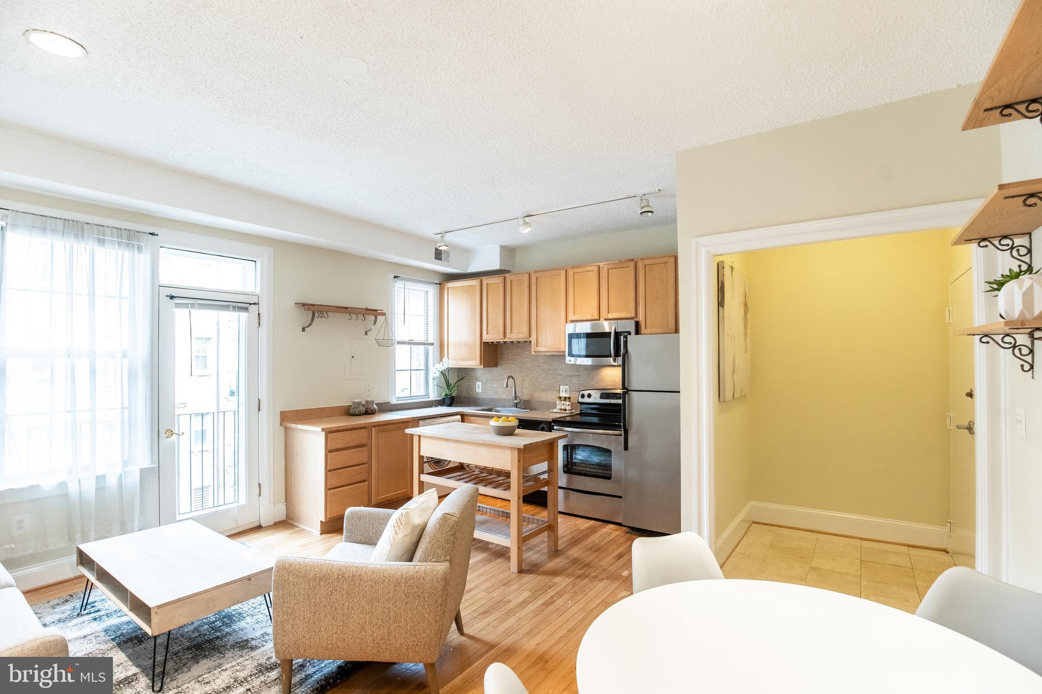 1401 Columbia Road Northwest, Unit 303 Washington, DC 20009 - Photo 9 of 20
