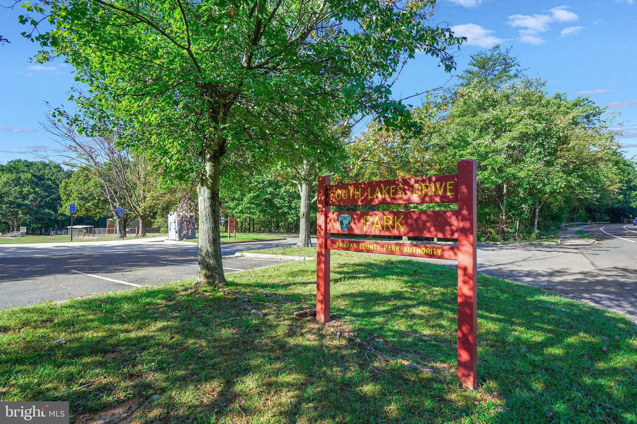 11962 Barrel Cooper Court Reston, VA 20191 - Photo 38 of 41 Gallery Image 38