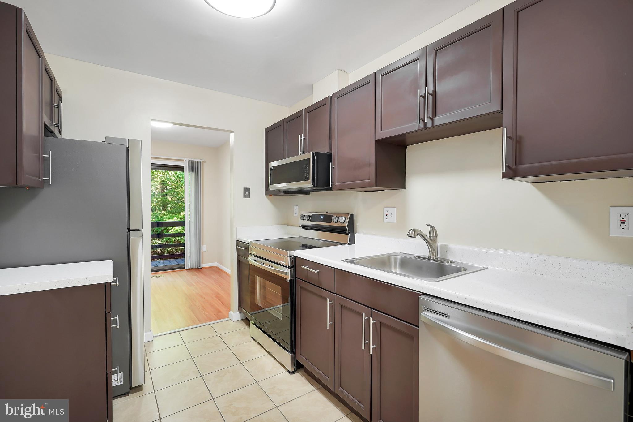 11962 Barrel Cooper Court Reston, VA 20191 - Photo 6 of 41 Gallery Image 6