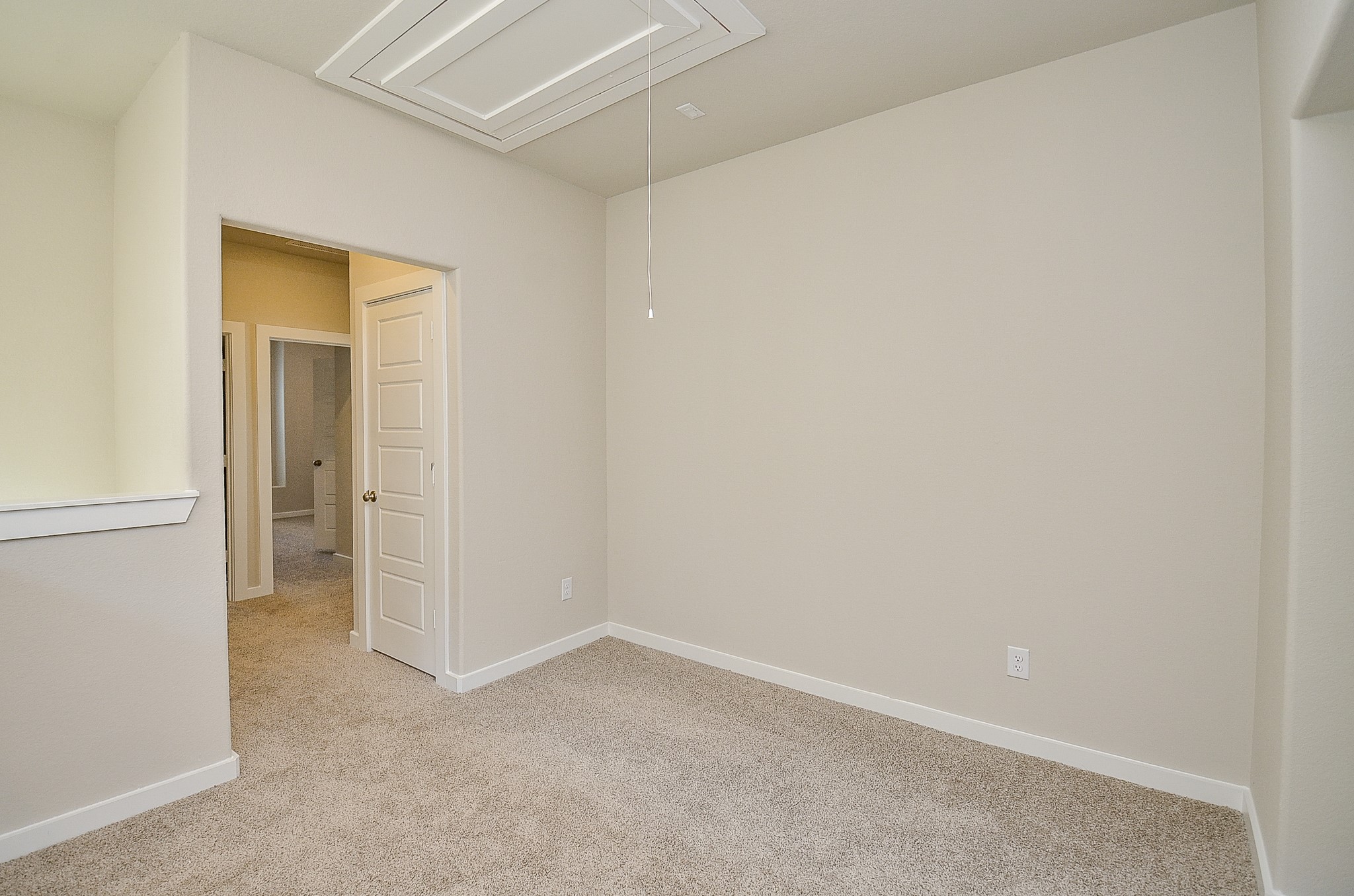 3107 Boulder Rnch Drive Houston, TX 77063 - Photo 28 of 40 a view of an empty room