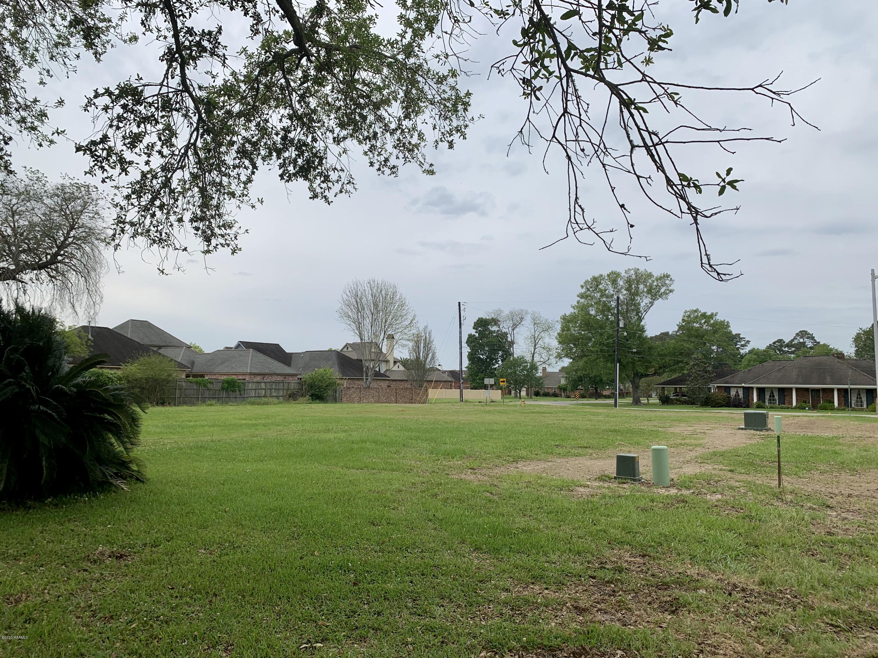 93 Stonehill Road Lafayette, LA 70508 - Photo 1 of 5 001