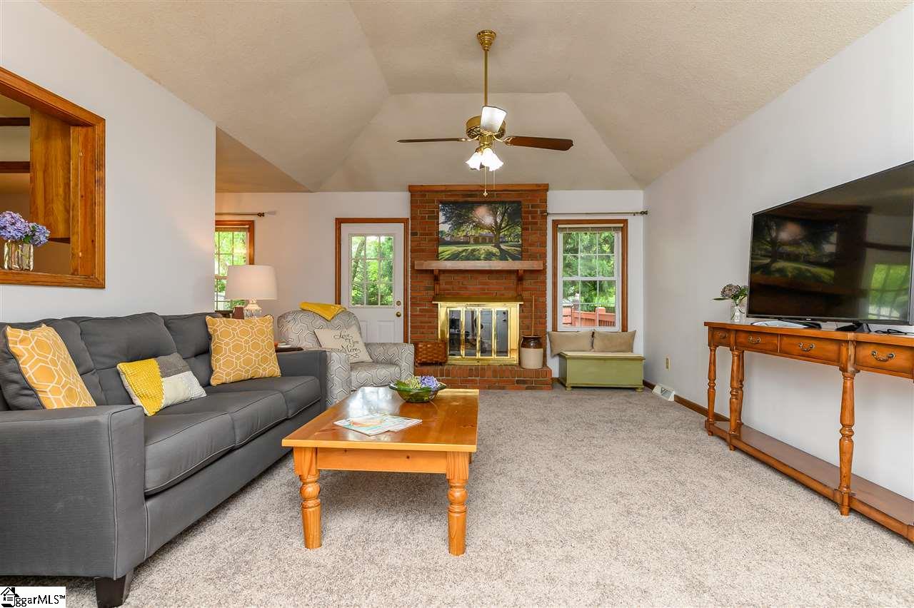 1118 Devenger Road Greer, SC 29650 - Photo 5 of 35 Gallery Image 5