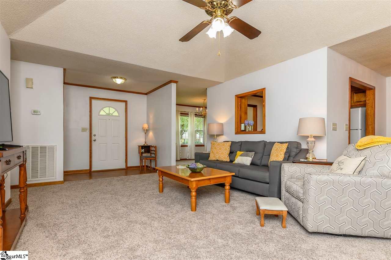 1118 Devenger Road Greer, SC 29650 - Photo 6 of 35 Gallery Image 6