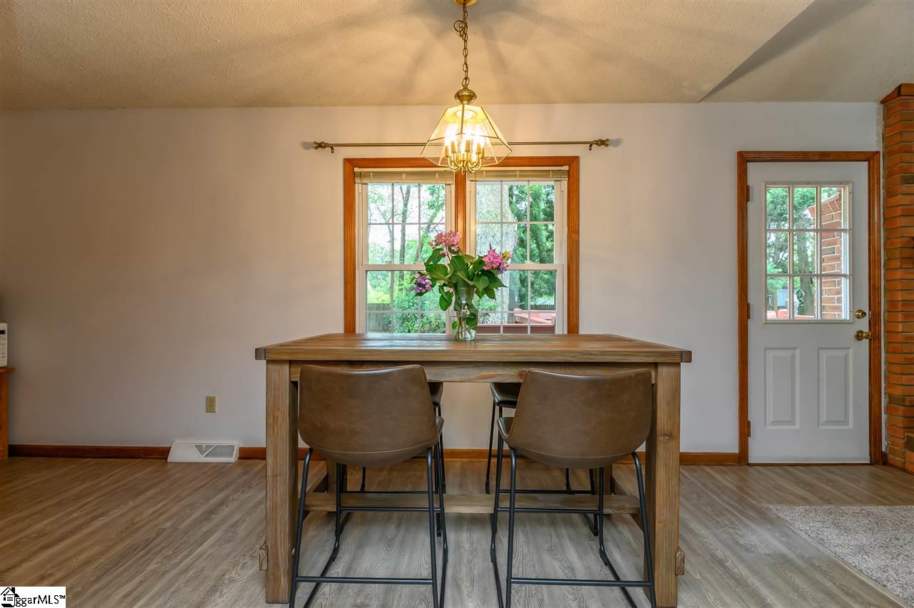 1118 Devenger Road Greer, SC 29650 - Photo 7 of 35 Gallery Image 7