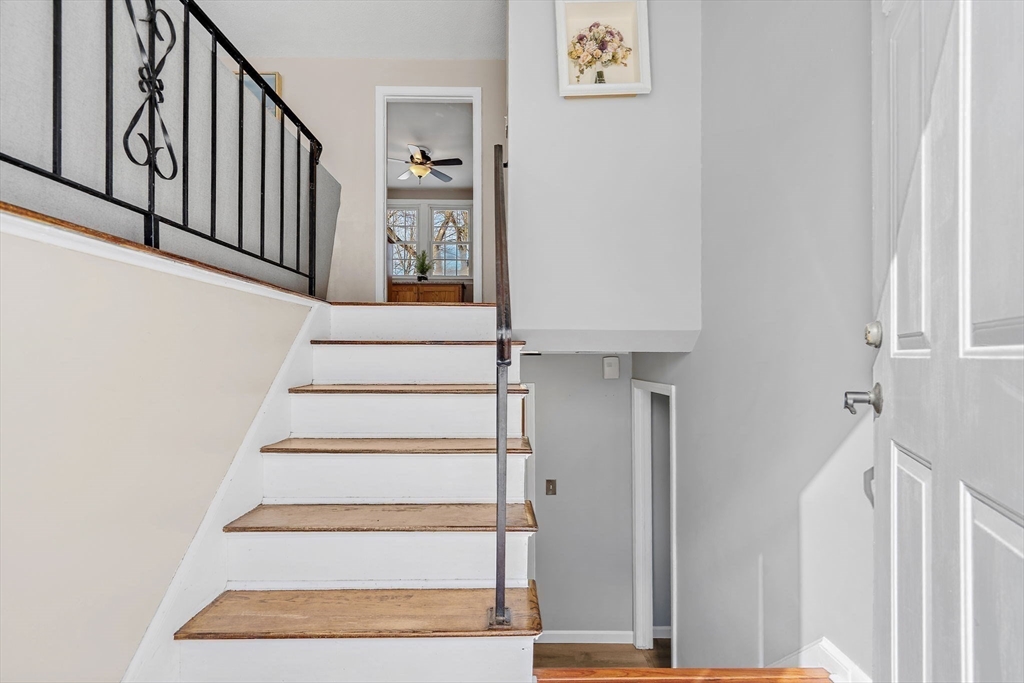 56 Puddingstone Lane Bellingham, MA 02019 - Photo 3 of 42