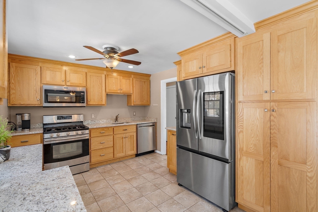 56 Puddingstone Lane Bellingham, MA 02019 - Photo 10 of 42