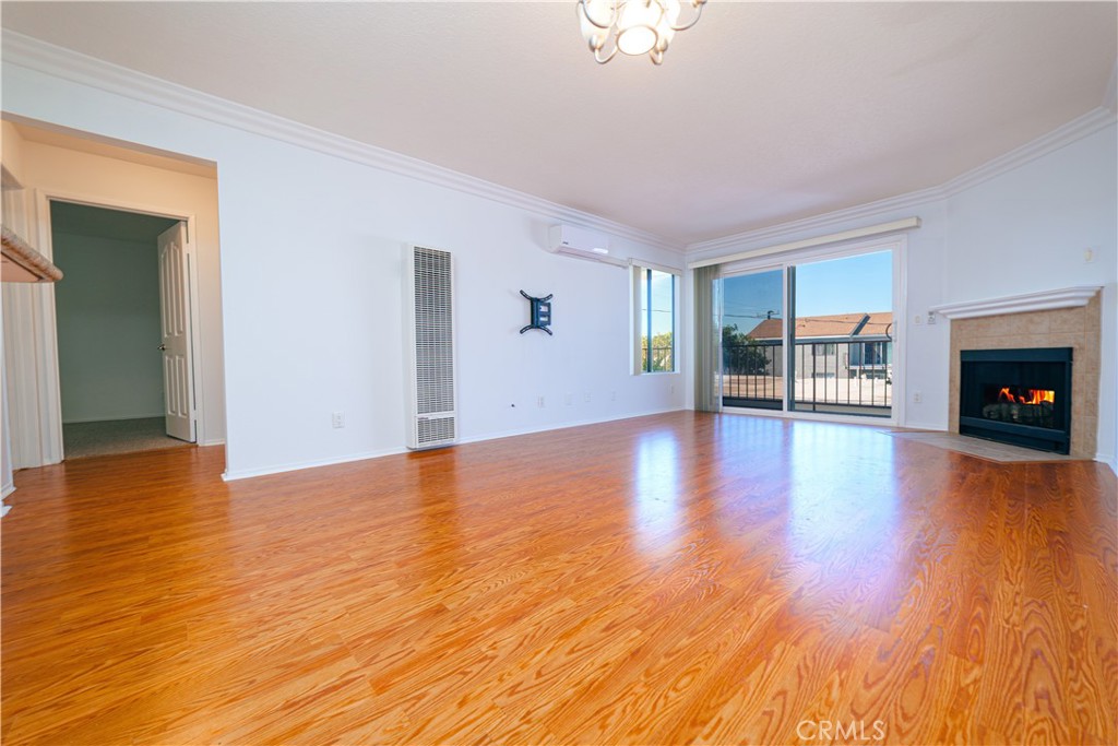 3516 East Ransom Street, Unit 204 Long Beach, CA 90804 - Photo 4 of 38 Living room
