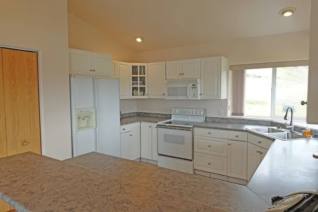 $750,000 | 3304 Miles Road, Rice, WA 99167