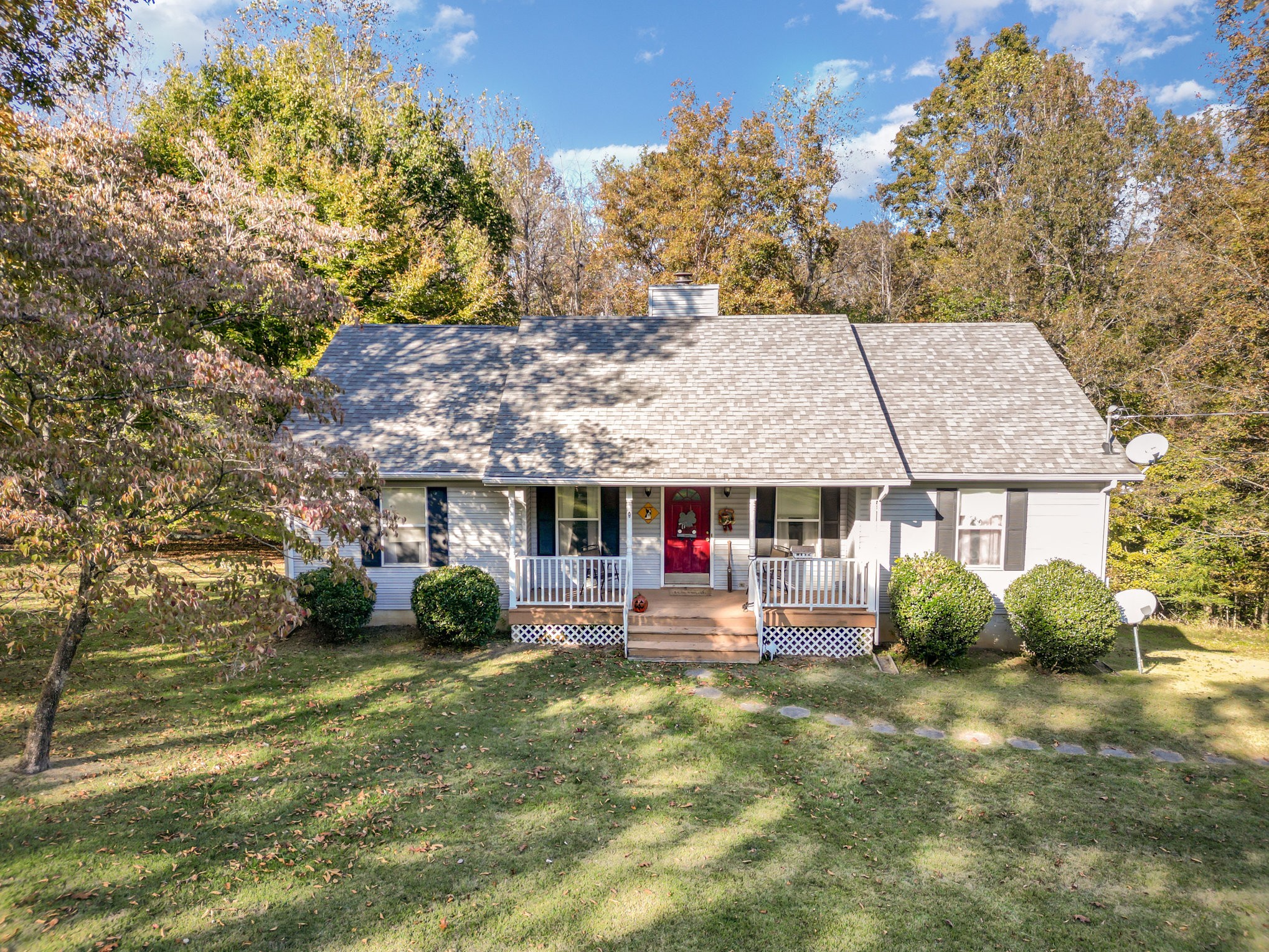 1180 Simms Heights Road Kingston Springs, TN 37082 - Photo 27 of 31 front view of a house with a yard