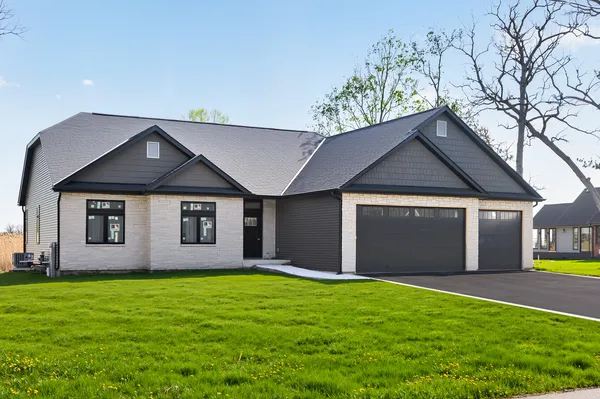 $599,900 | 12626 Ellen Drive, Genoa, IL 60135