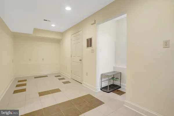 $1,275,000 | 2206 South Grant Street, Arlington, VA 22202