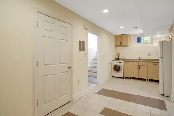 $1,275,000 | 2206 South Grant Street, Arlington, VA 22202