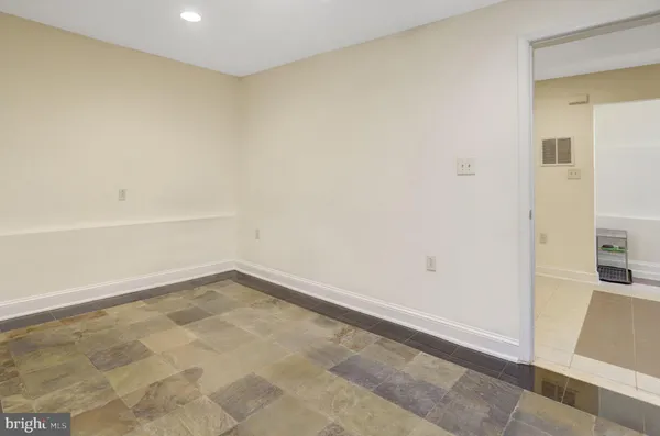 $1,275,000 | 2206 South Grant Street, Arlington, VA 22202