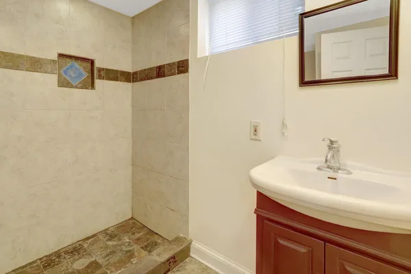 $1,275,000 | 2206 South Grant Street, Arlington, VA 22202
