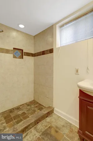 $1,275,000 | 2206 South Grant Street, Arlington, VA 22202