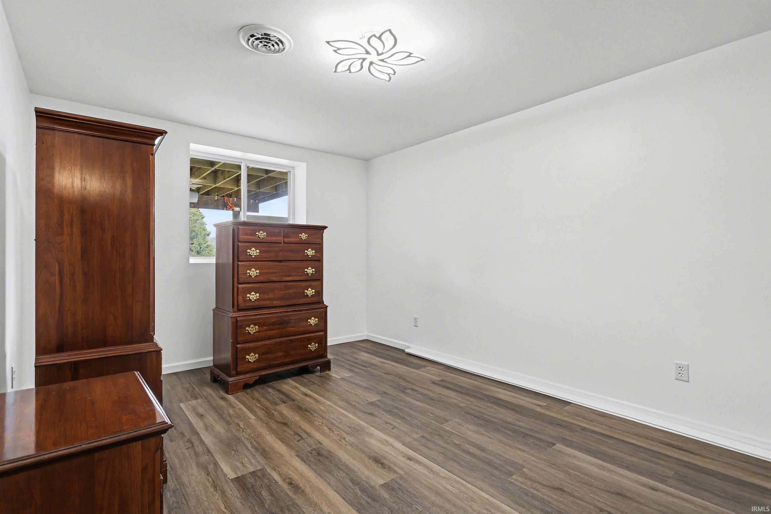 10050 Roszalka Court Granger, IN 46530 - Photo 15 of 32