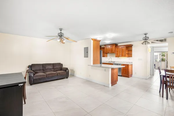 $99,500 | 447 Burgundy North, Delray Beach, FL 33484