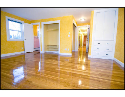346 East Border Road Medford, MA 02155 - Photo 5 of 20 Gallery Image 5