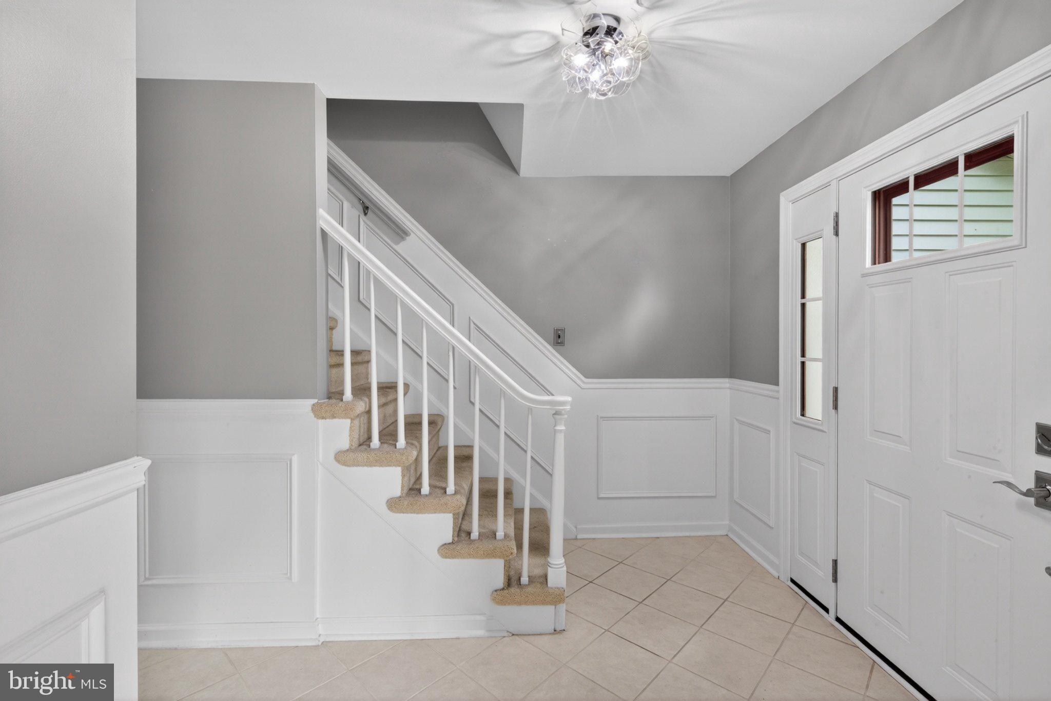 1020 Jeffrey Road Wilmington, DE 19810 - Photo 9 of 108 Elegant entryway with modern charm.