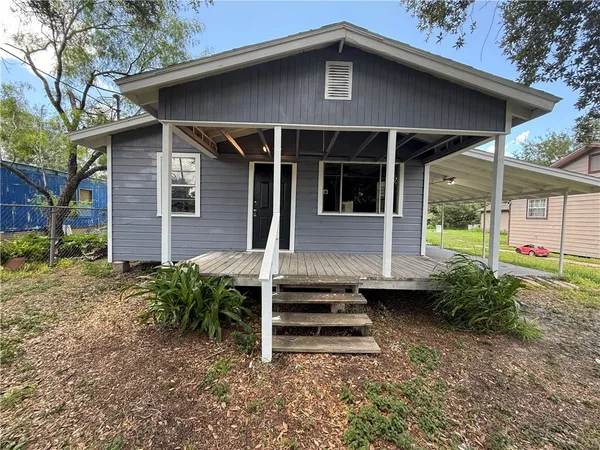 $995 | 1010 Range Street, Alice, TX 78332