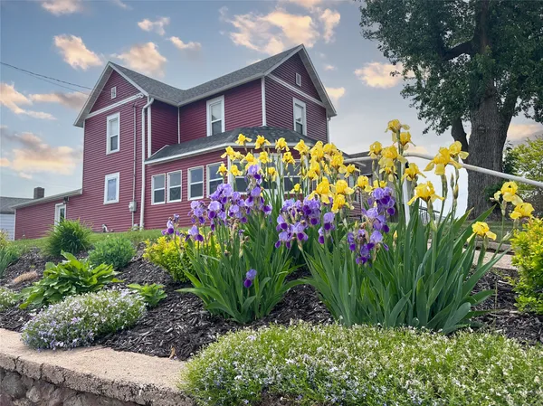 $249,900 | 205 East Hudson Street, Mondovi, WI 54755