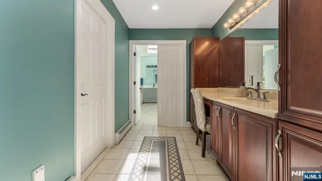 $1,375,000 | 3 Alexandria Overlook, Milford, NJ 08848