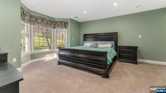 $1,375,000 | 3 Alexandria Overlook, Milford, NJ 08848