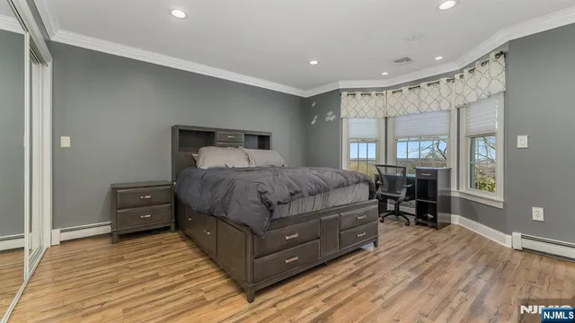 $1,375,000 | 3 Alexandria Overlook, Milford, NJ 08848