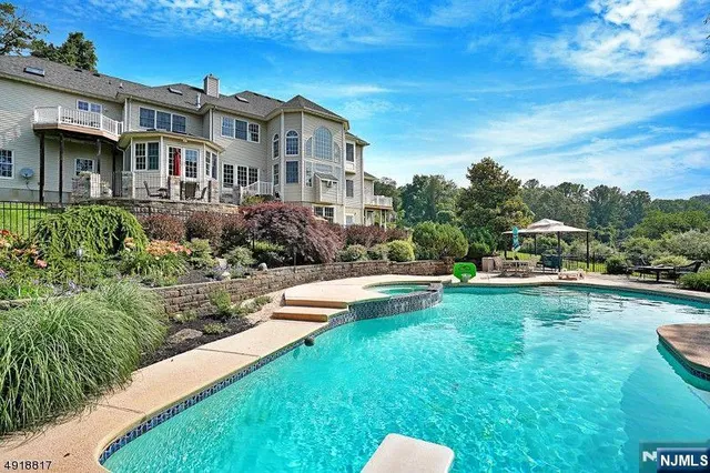 $1,375,000 | 3 Alexandria Overlook, Milford, NJ 08848