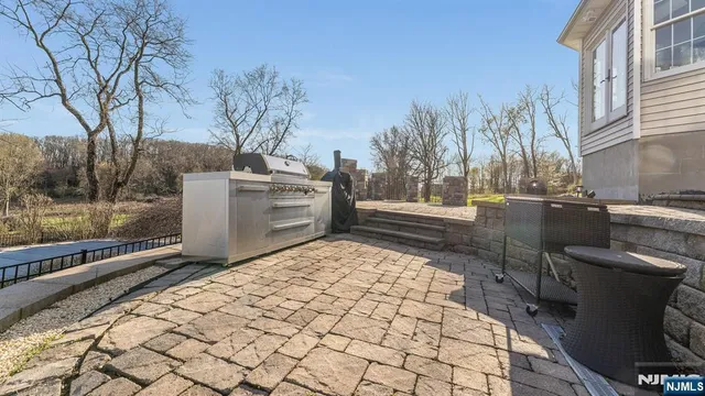 $1,375,000 | 3 Alexandria Overlook, Milford, NJ 08848