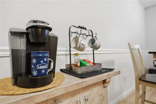 $255,000 | 213 Thomas Street, Weston, MO 64098