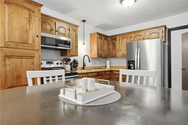 $255,000 | 213 Thomas Street, Weston, MO 64098