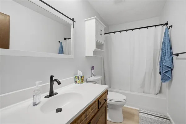 $255,000 | 213 Thomas Street, Weston, MO 64098