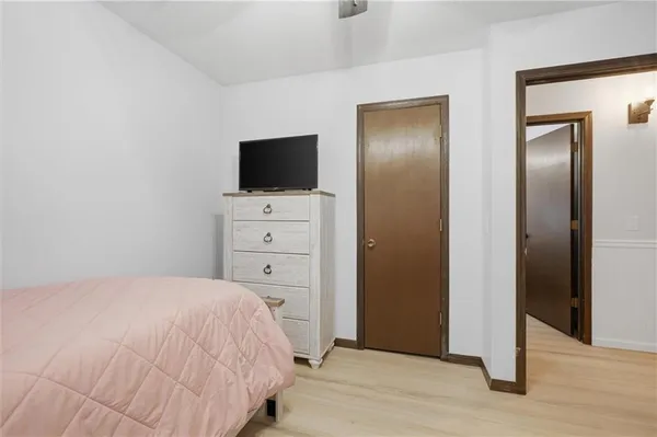 $255,000 | 213 Thomas Street, Weston, MO 64098