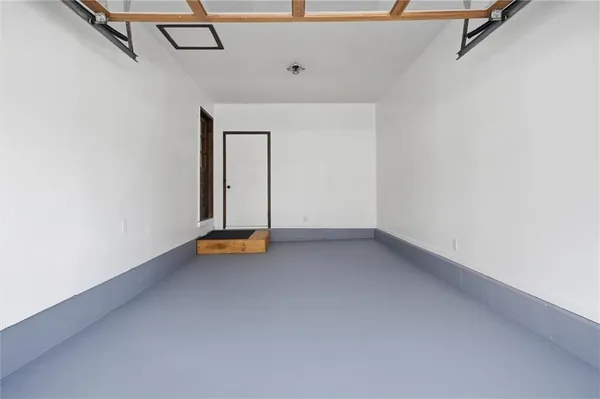 $255,000 | 213 Thomas Street, Weston, MO 64098