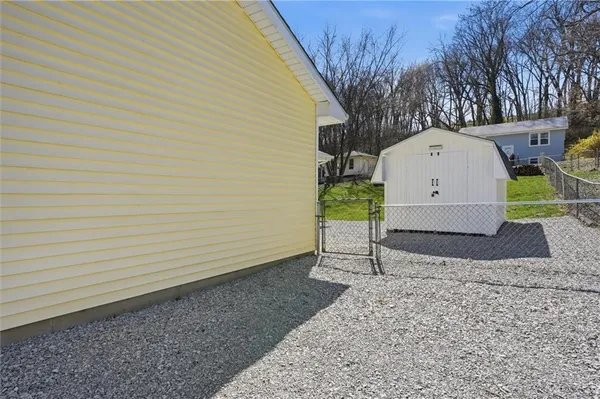 $255,000 | 213 Thomas Street, Weston, MO 64098