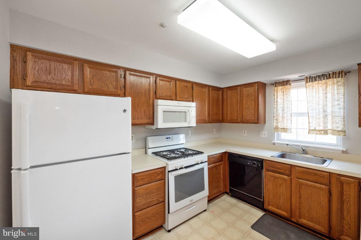 7013 Dew Drop Way Clinton, MD 20735 - Photo 9 of 36 Gallery Image 9
