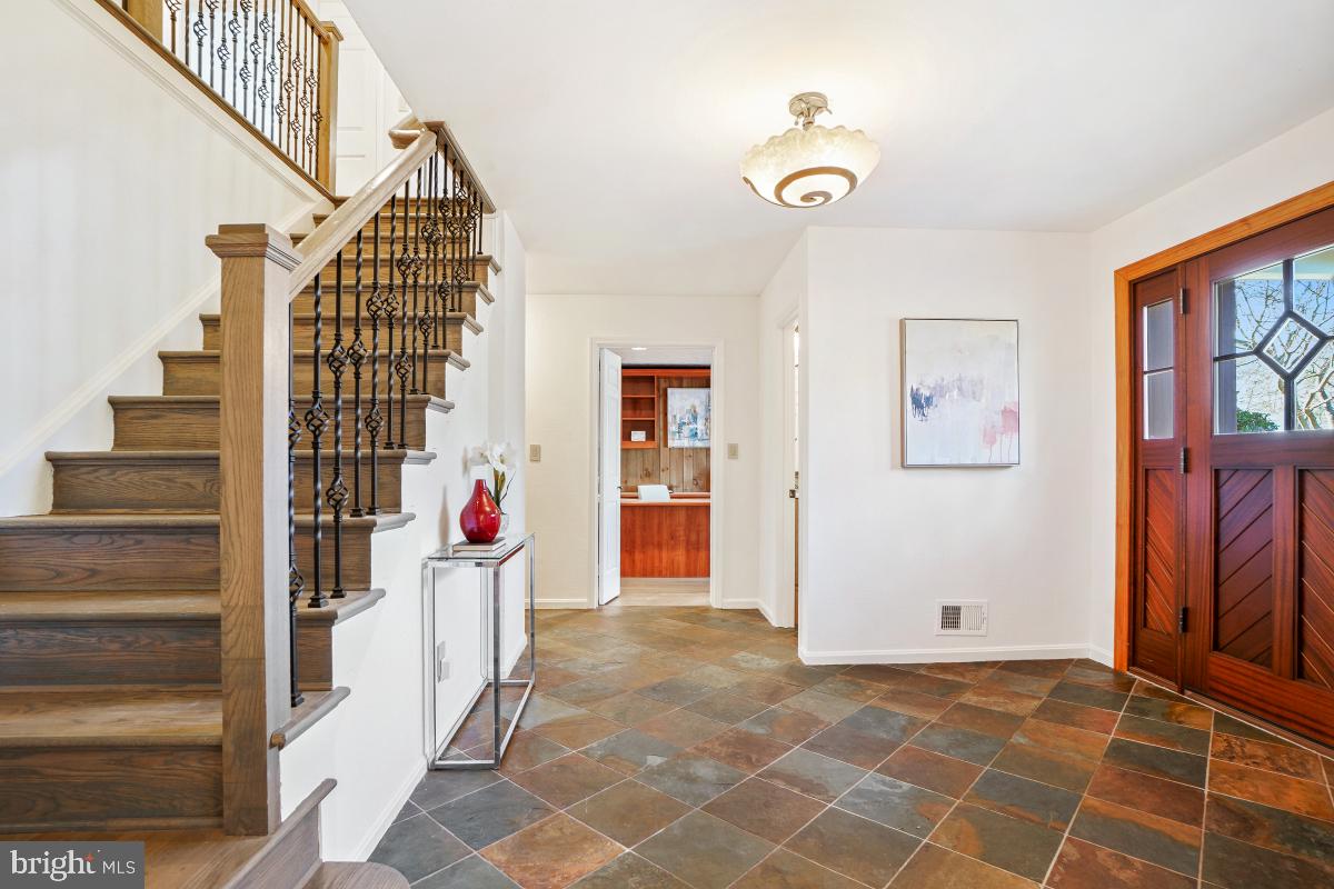 9804 Korman Court Potomac, MD 20854 - Photo 7 of 66