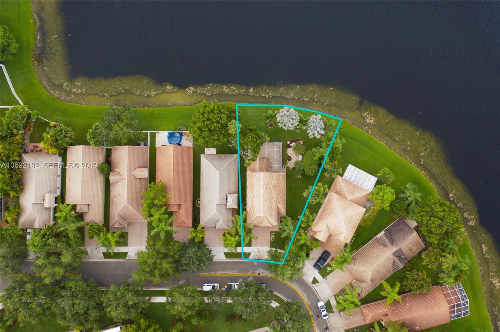 4113 Sapphire Bend Weston, FL 33331 - Photo 5 of 30 an aerial view of a house with a yard