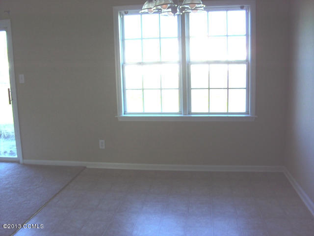 315 Foxhall Road Newport, NC 28570 - Photo 4 of 13 Dining