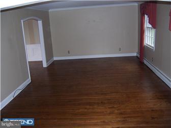 505 Howellville Road Berwyn, PA 19312 - Photo 3 of 12 Living Room