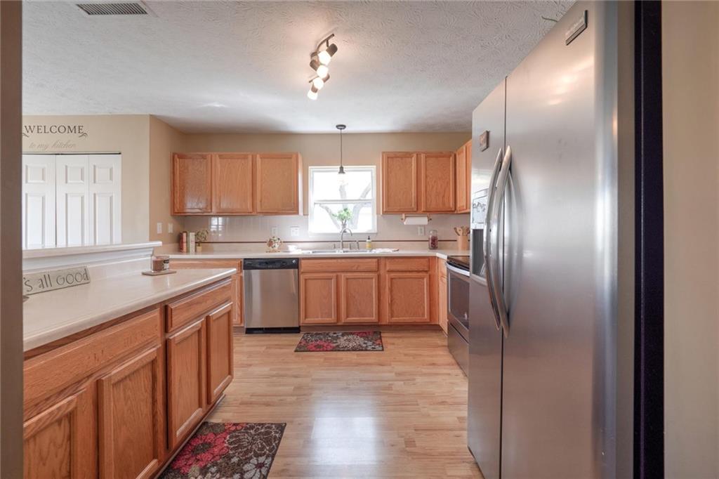 1266 Silver Ridge Lane Brownsburg, IN 46112 - Photo 12 of 43 Gallery Image 12