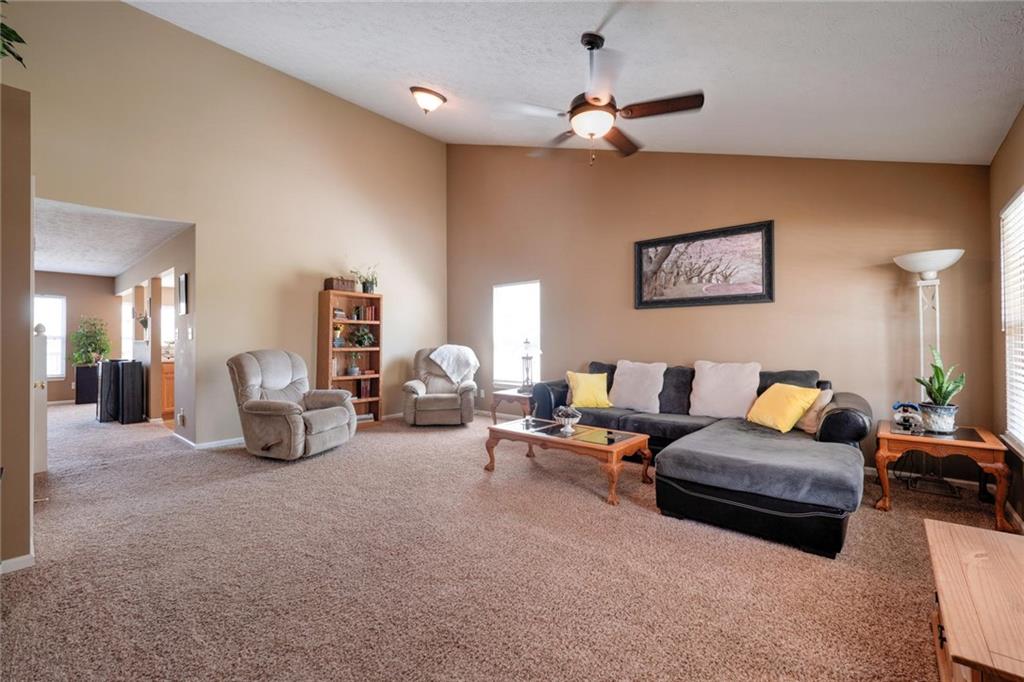 1266 Silver Ridge Lane Brownsburg, IN 46112 - Photo 5 of 43 Gallery Image 5