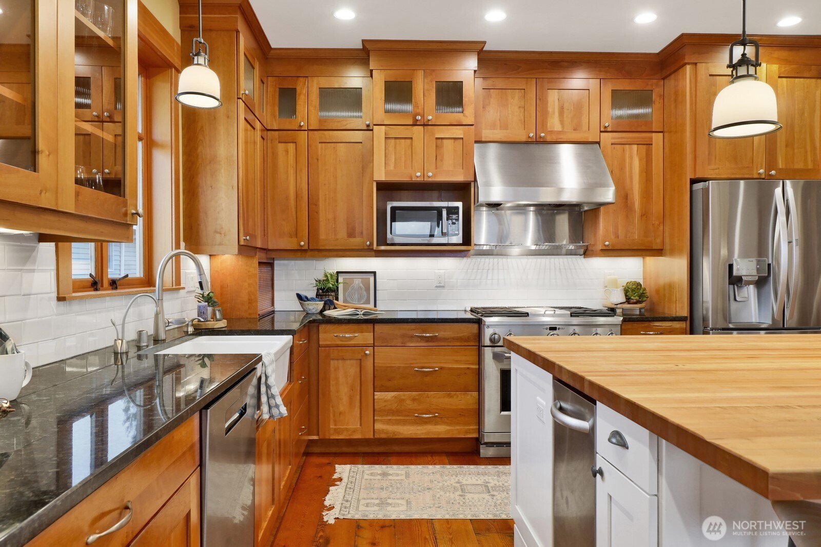 4521 Wall Street Bellingham, WA 98229 - Photo 12 of 40