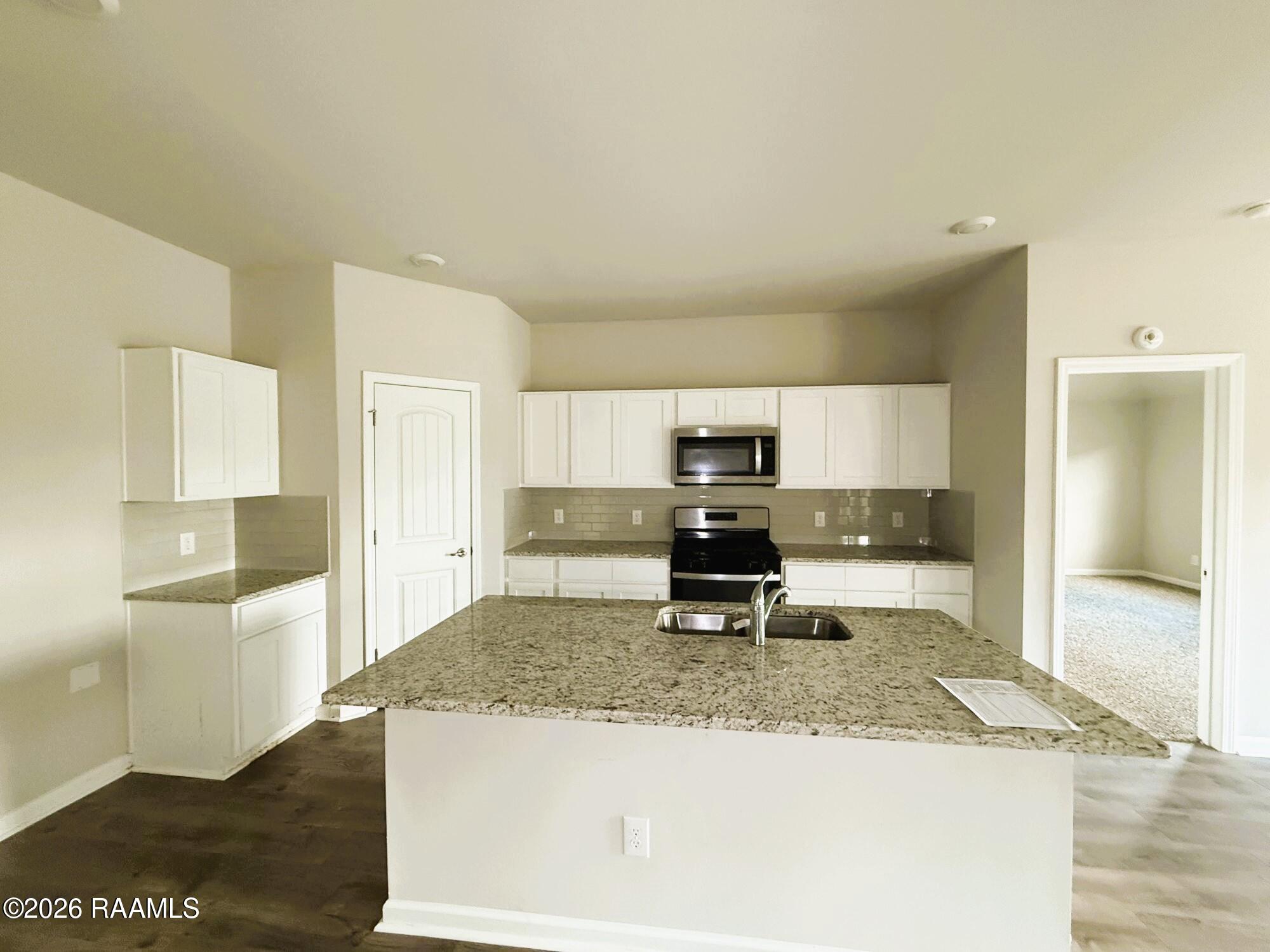 109 Hartwood Court Duson, LA 70529 - Photo 7 of 34 7 KITCHEN