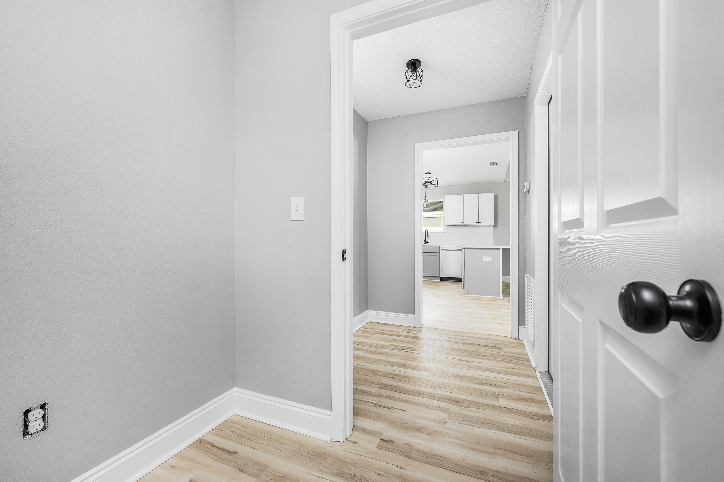 4622 Dove Way Crestview, FL 32539 - Photo 20 of 39 a view of a bathroom from the hallway