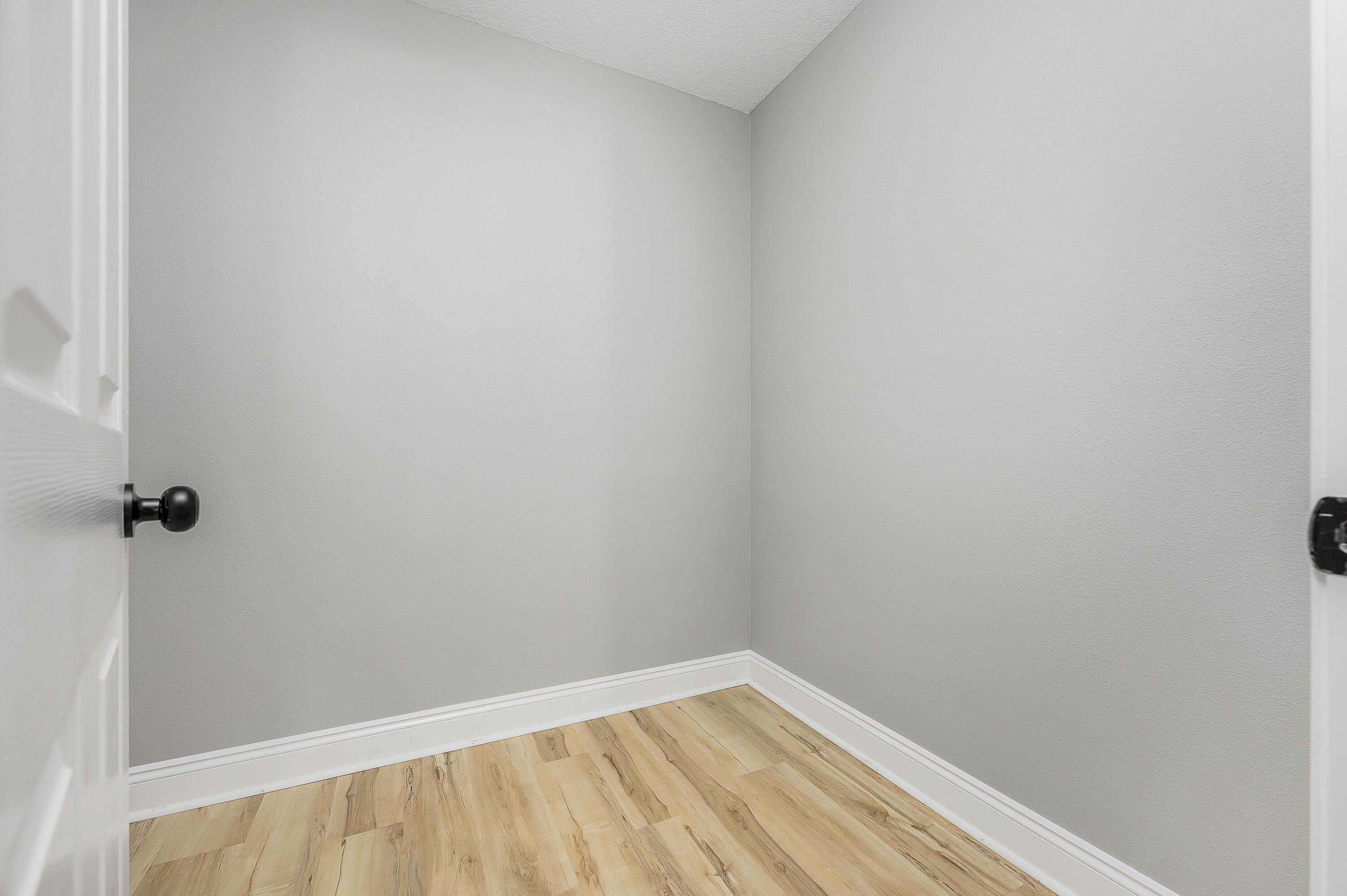 4622 Dove Way Crestview, FL 32539 - Photo 29 of 39 a view of a small space