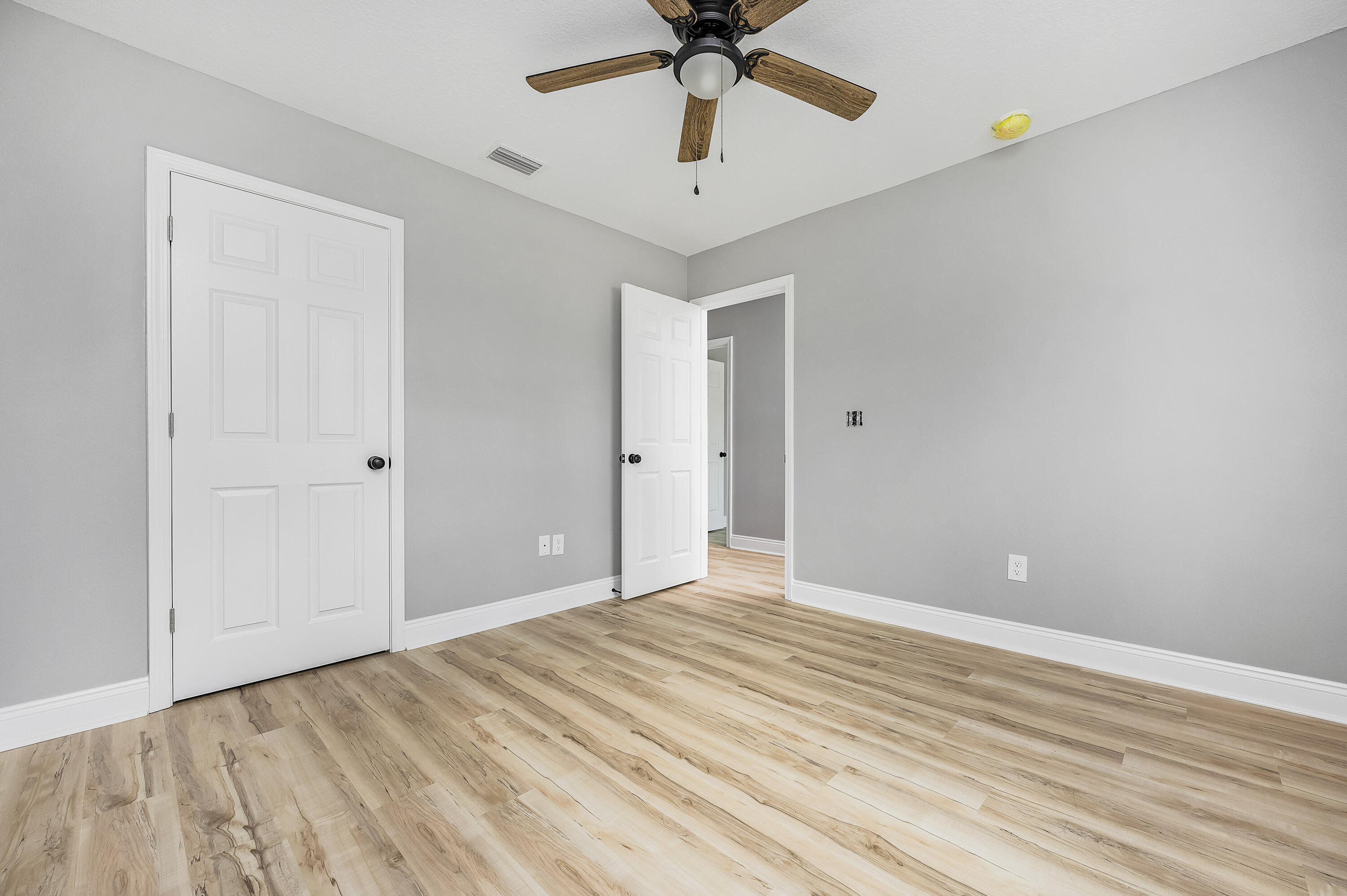 4622 Dove Way Crestview, FL 32539 - Photo 34 of 39 a view of a room with a ceiling fan